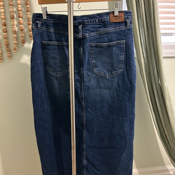 Demin Skirt - Picture 2 of 5